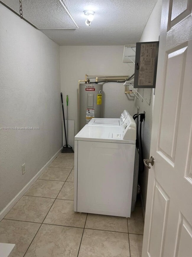 Building Photo - 7210 Southgate Blvd