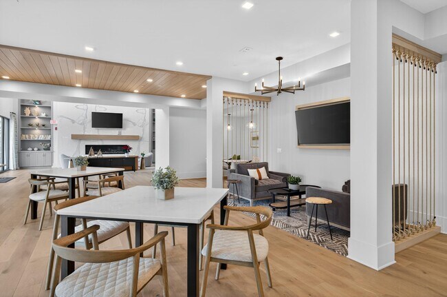 Building Photo - 76 Old Mill Bottom Rd N