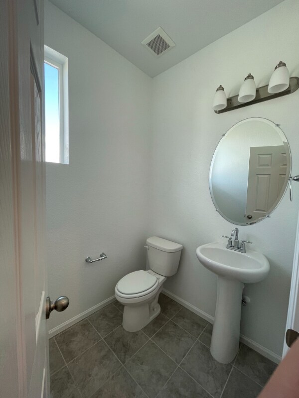 Building Photo - 517 Silver Rock Trl
