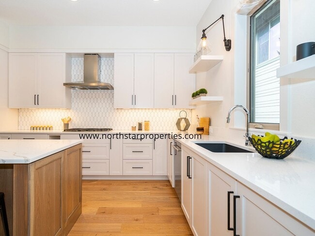 Building Photo - Tranquil Elevated Design in Tigard