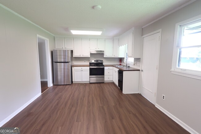 Building Photo - 1465 Irwinton Rd