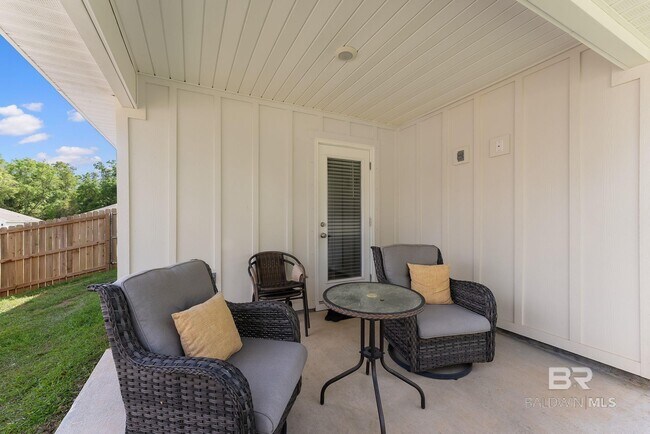 Building Photo - 15807 Laurelbrooke Lp