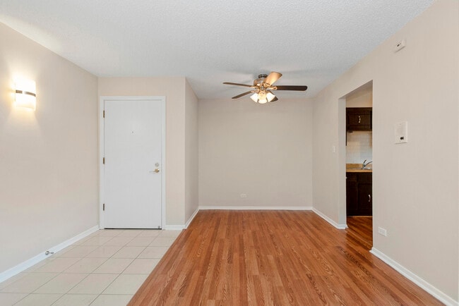 Building Photo - 13616 Lamon Ave