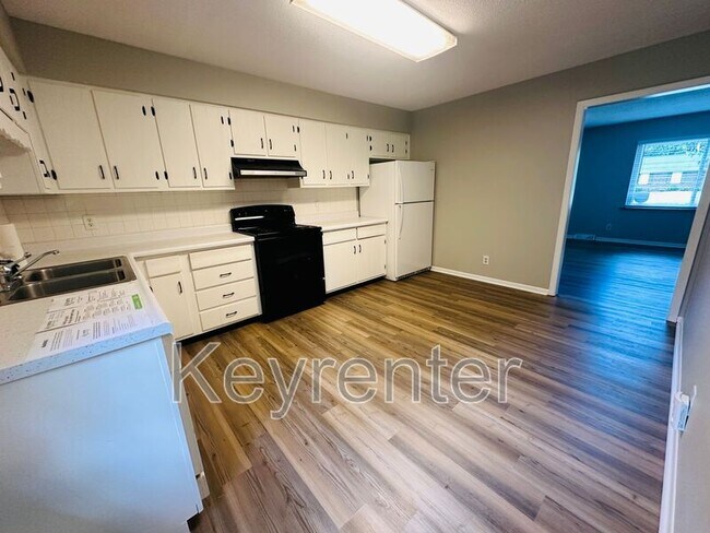 Building Photo - 11629 S Williamsburg Dr