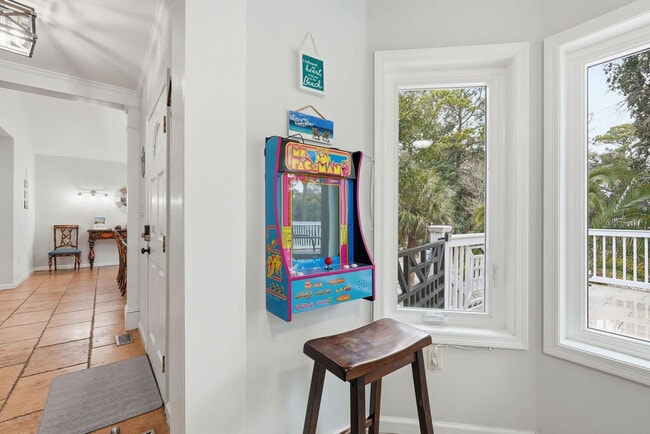 Building Photo - 6 Ibis St