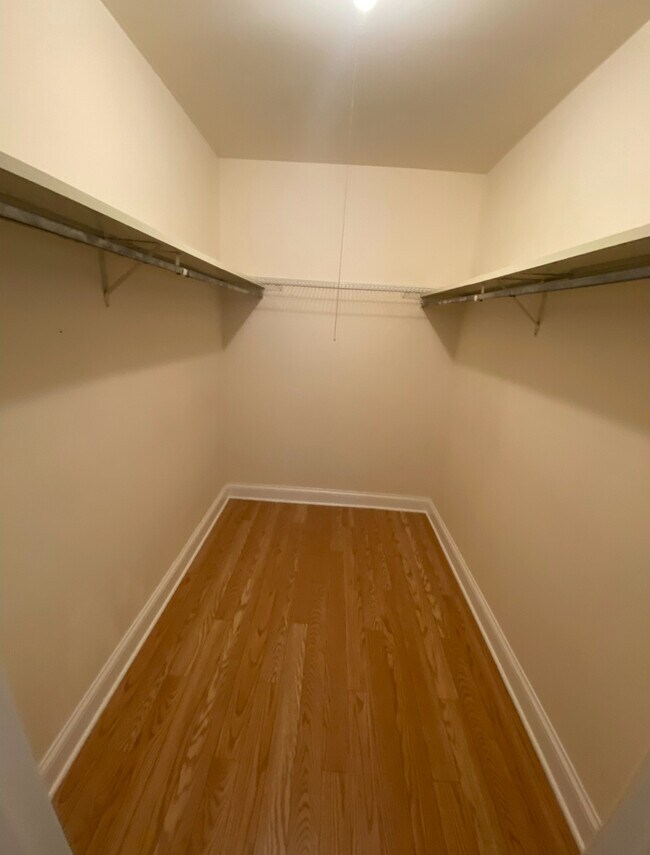 Building Photo - 309 Memory Ln