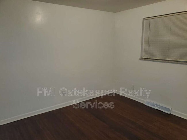 Building Photo - 5757 Cromley Dr