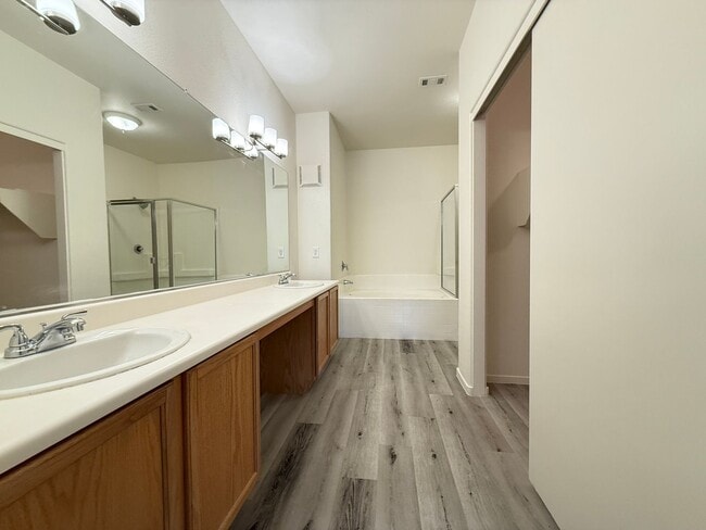 Building Photo - 813 Peachy Canyon Cir