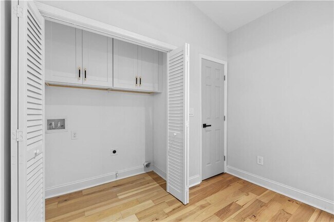 Building Photo - 1217 Fairfield Drive