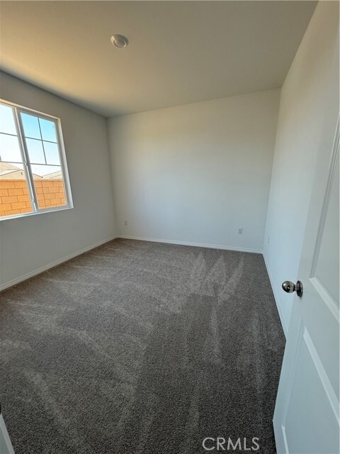 Building Photo - 333 Sunny Oak Ln