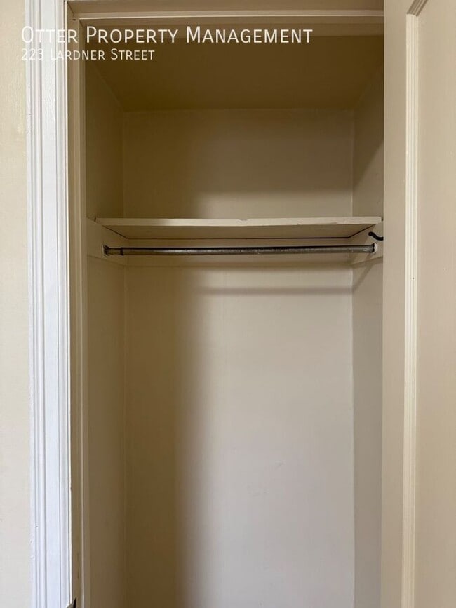 Building Photo - 223 Lardner St