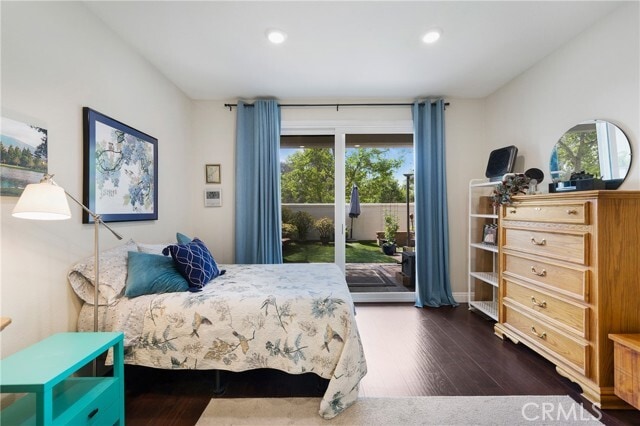 Building Photo - 2 Vía Entrada