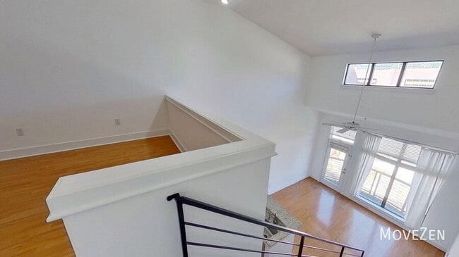 Building Photo - 115 E Park Ave