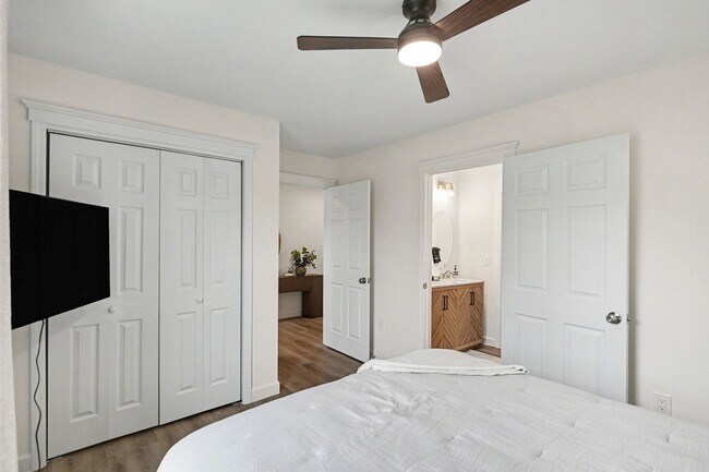 Building Photo - 2056 Thimble Creek Dr