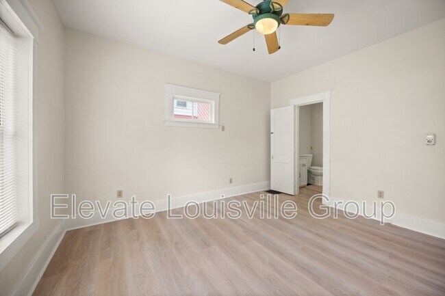 Building Photo - 609 Country Club Rd