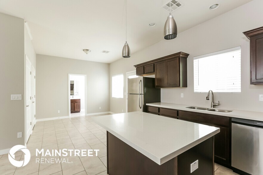 Building Photo - 2000 N 36th St