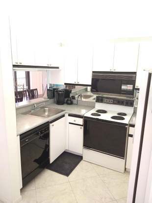 Building Photo - 5475 Verona Dr