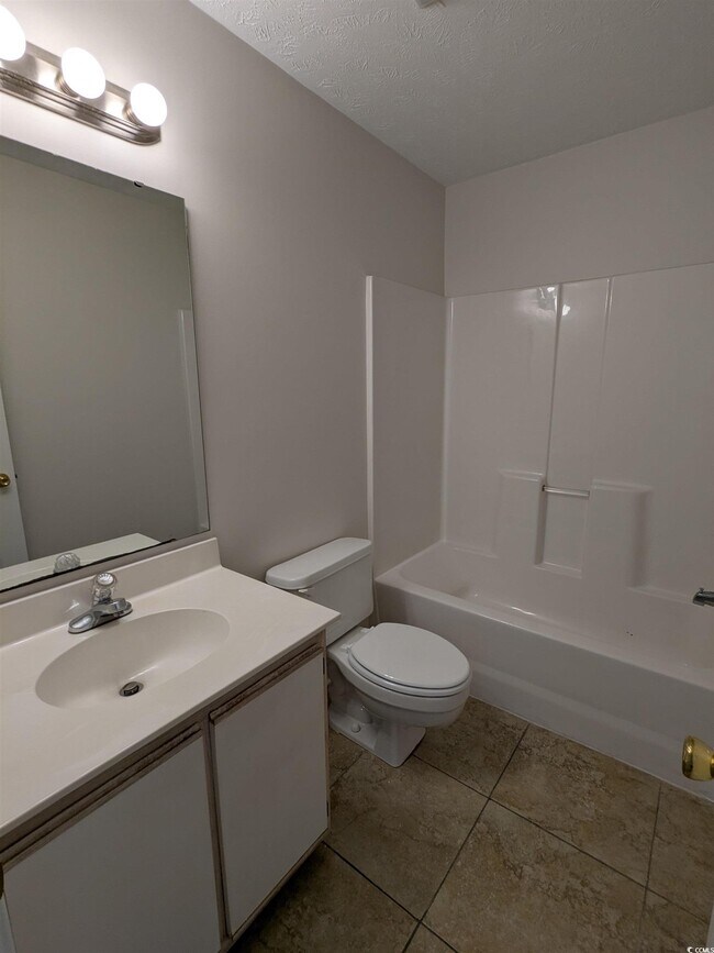 Building Photo - 627 Waterway Village Blvd