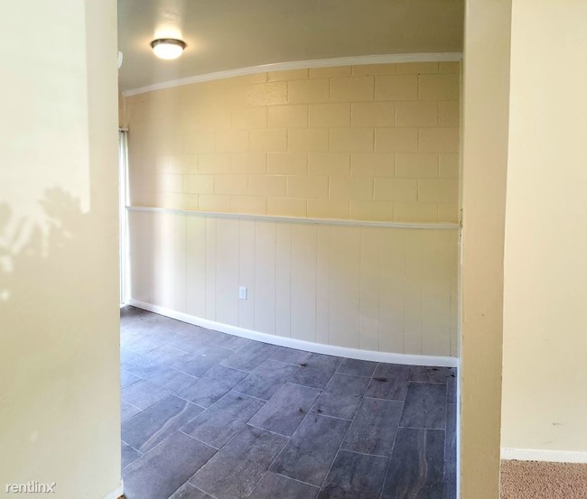 Building Photo - 2 br, 1 bath  - 1700 Carlisle Ave