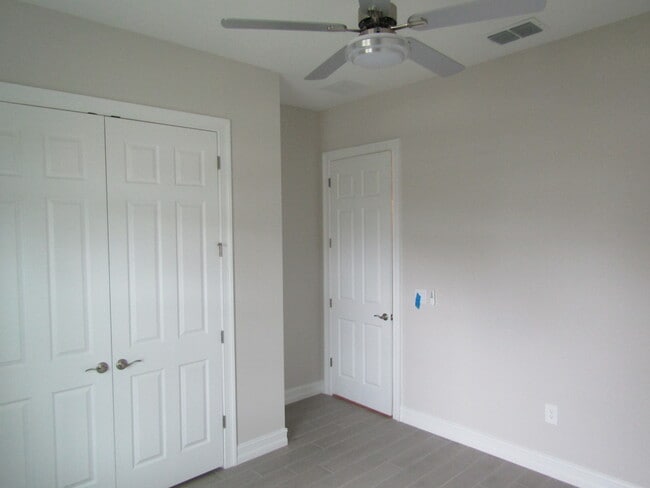 Building Photo - 608 Maraviya Blvd