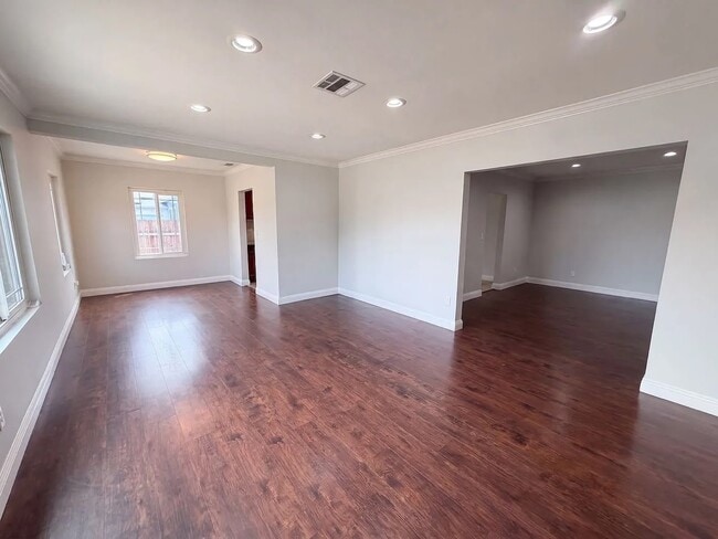 Building Photo - 16510 Rosemary Dr