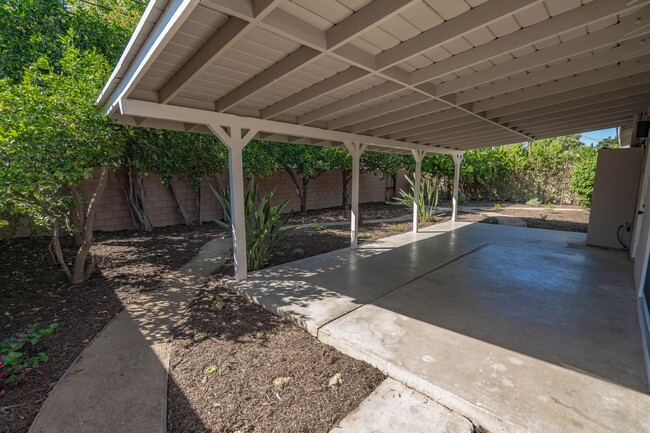 Building Photo - COMING SOON! Canoga Park 4-Bedroom Home fo...