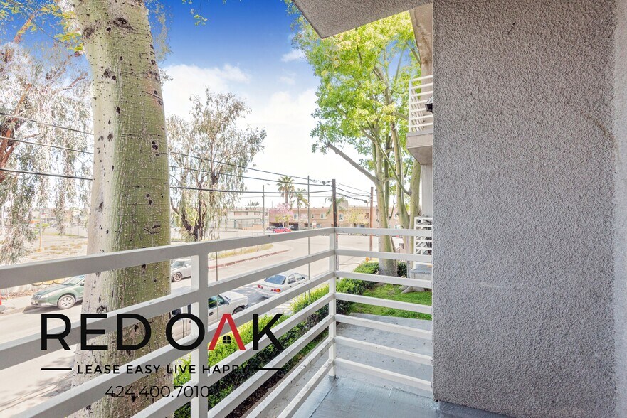 Building Photo - 8309 Cedros Ave