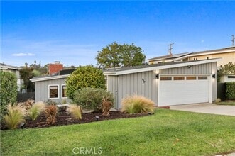 Building Photo - 447 Avenue E