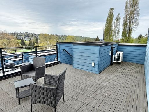 Building Photo - Upscale 3-level Modern Townhome in desired Delridge Neighborhood! Available Now!