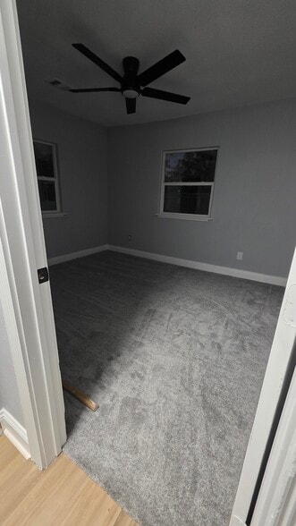 Building Photo - 9426 Sandra St