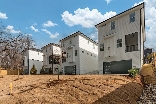 Building Photo - Gorgeous 4-bedroom, 4-bathroom Modern Home Durham, NC