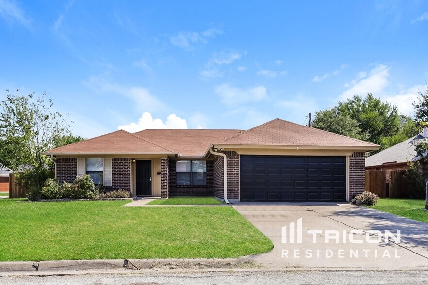 Primary Photo - 6401 Freedom Ct