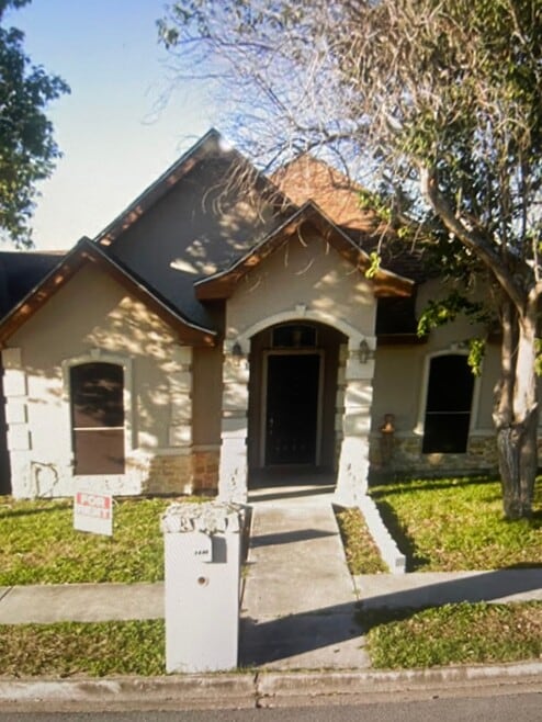 Building Photo - 1620 Cardinal Ave W