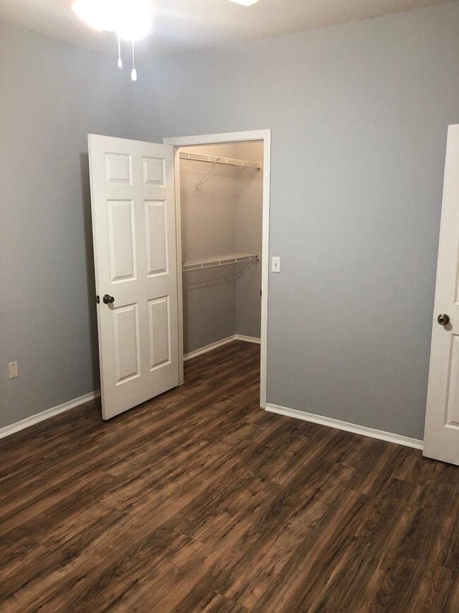 Building Photo - 2572 Robert Trent Jones Dr