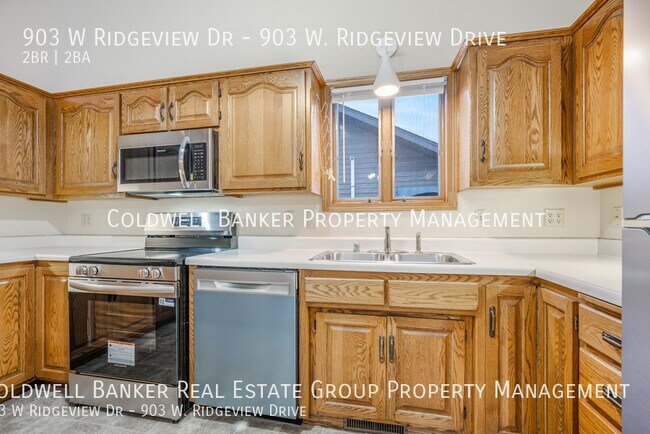 Building Photo - 903 W Ridgeview Dr