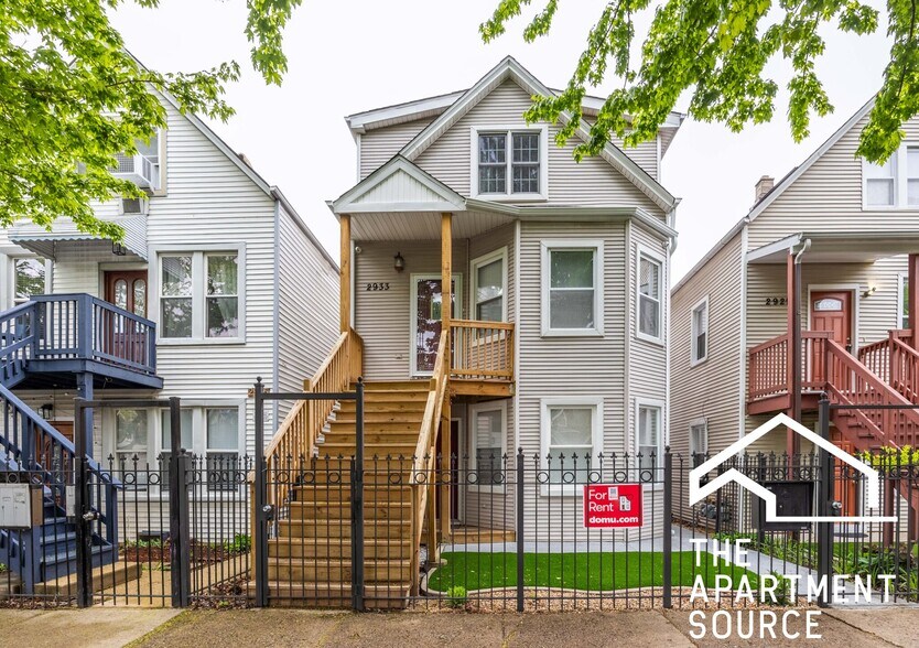 Building Photo - 2933 N Ridgeway Ave