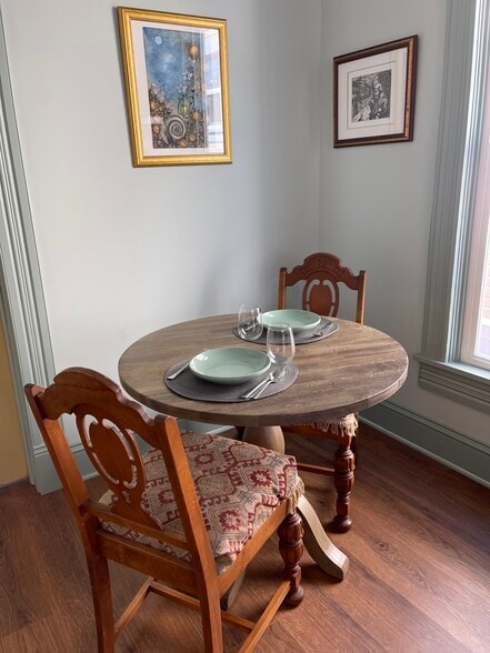 Dining - 3521 NE 8th Ave