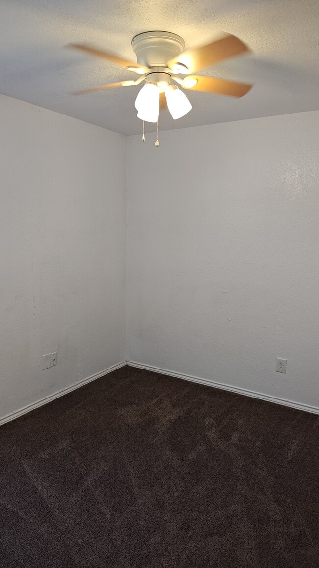 Building Photo - 1003 N 4th St