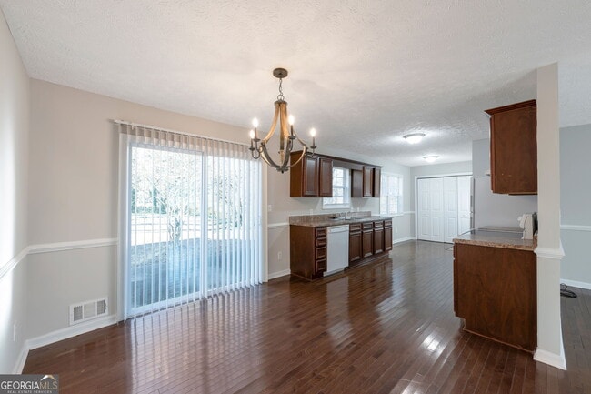 Building Photo - 30 Vickie Dr