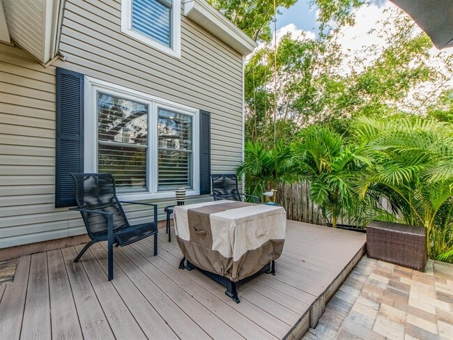 Building Photo - 555 Florida Ave