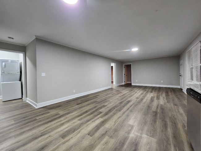 Building Photo - 207 Brook St