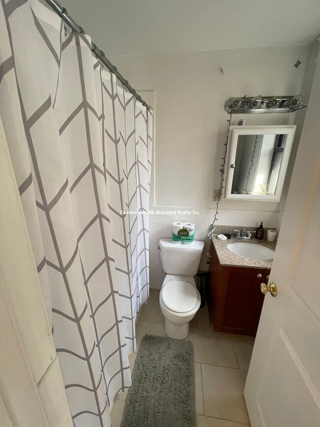 Building Photo - 27 Glenville Ave