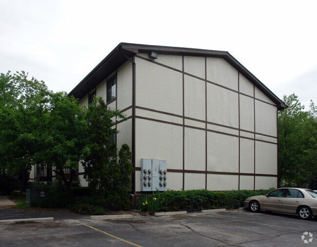 Tudor Arms 3065 Tremainsville Rd Toledo OH 43613 Apartment Finder