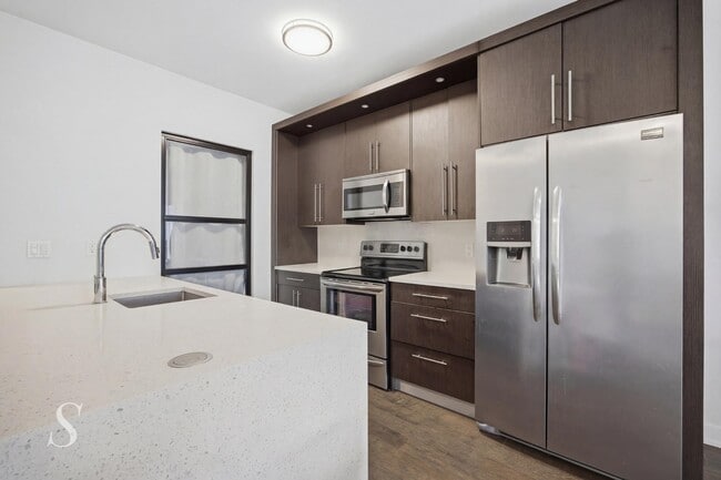 Building Photo - 6401 Park Ave