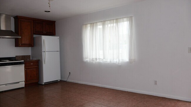 Building Photo - Single 2 bedrooms 2 baths house in San Diego CA.