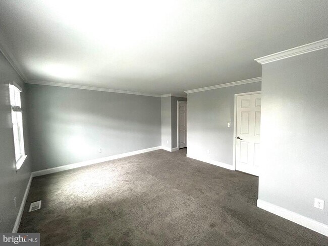 Building Photo - 3045 Piano Ln