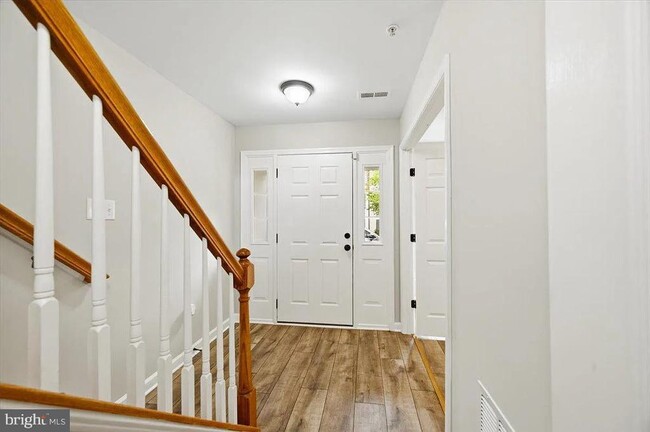 Building Photo - 3706 Singleton Terrace