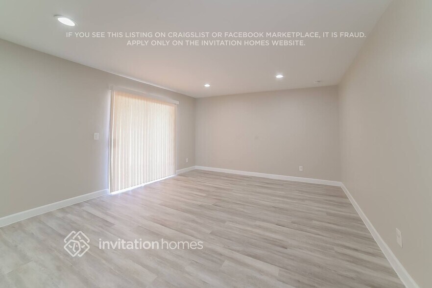 Building Photo - 2925 N 86th Dr
