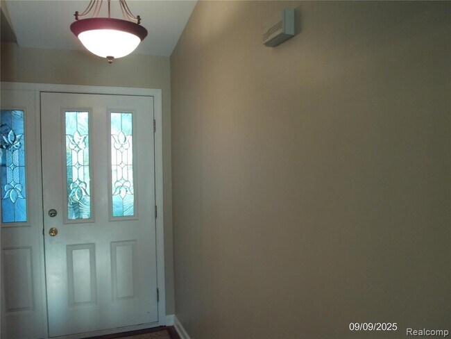Building Photo - 47641 Stephanie Dr