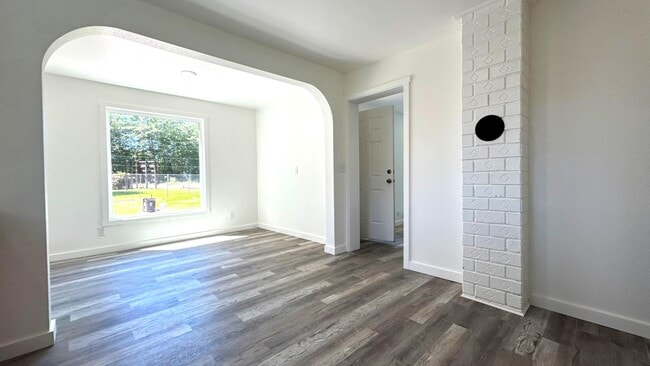 Building Photo - 829 WA-4